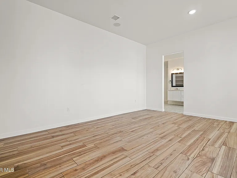 13637 Chepstow Ct — Photo 16