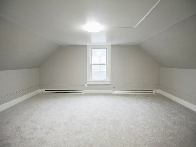 87 Glass St — Photo 1