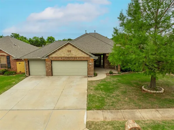 2716 SE 39th St, Moore, OK 73160