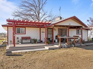 15702 N Pioneer Rd, Prosser, WA 99350