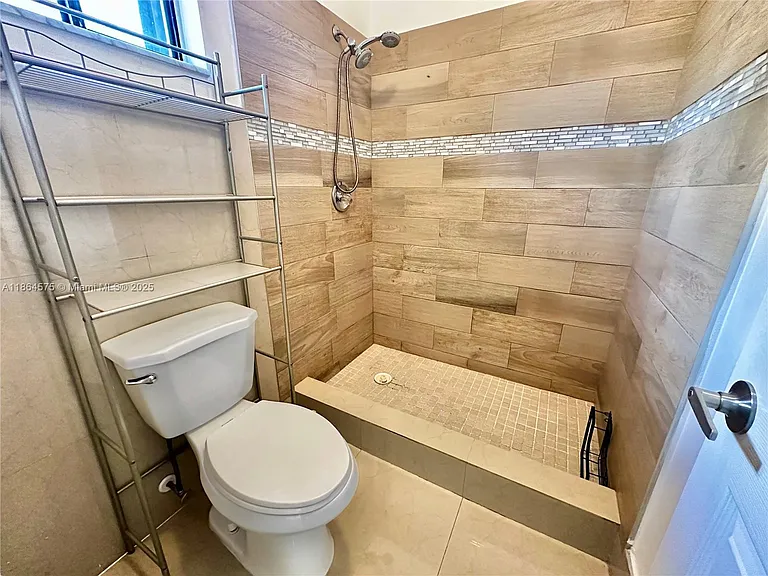 4245 S Pine Island Rd — Photo 12