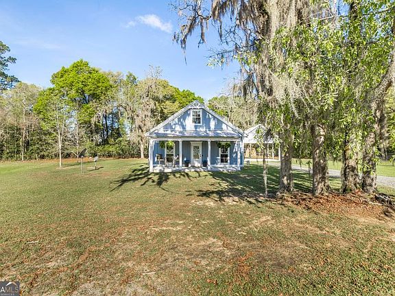 3rd image of 167 Cove Rd