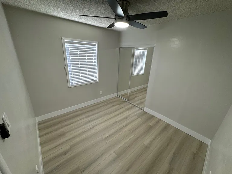 324 N Saint Louis St — Photo 4