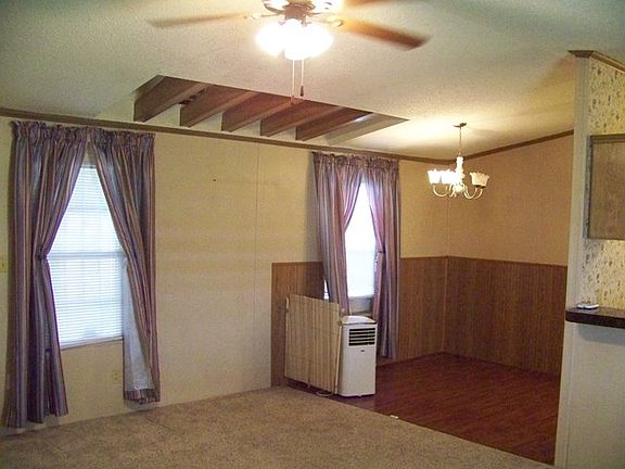 2nd image of 920 Banyan St