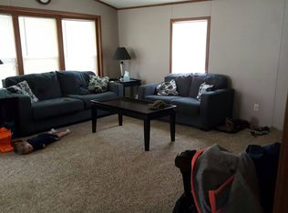 29143 Tanglewood St, Flat Rock, MI 48134