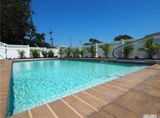 346 Waukena Ave, Oceanside, NY 11572