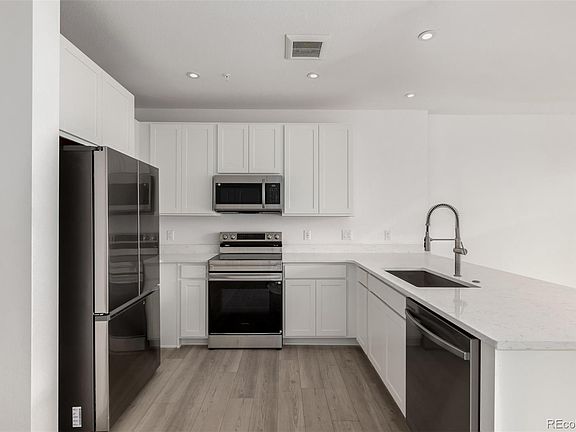 5th image of 1634 N Sheridan Boulevard #102