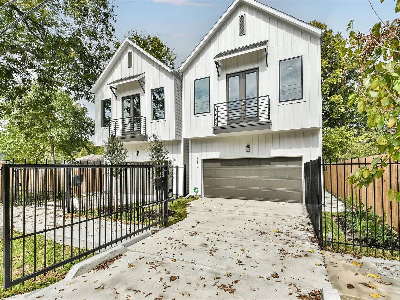 3 bed, 2.5 bath, 1925 sqft, $2,500 — Photo 2