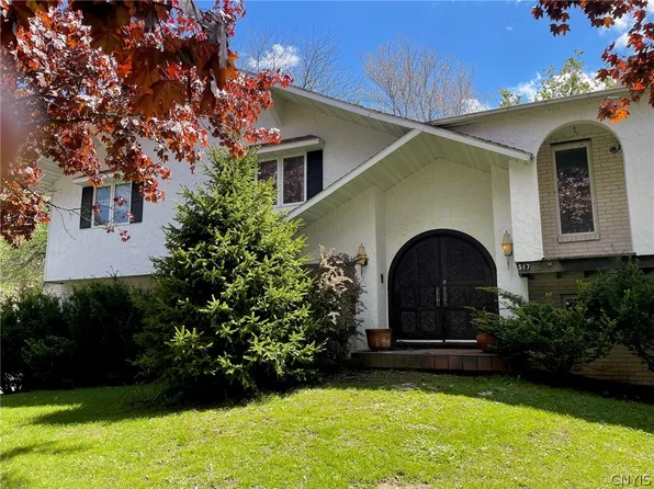 517 Hatherleigh Dr, Syracuse, NY 13209