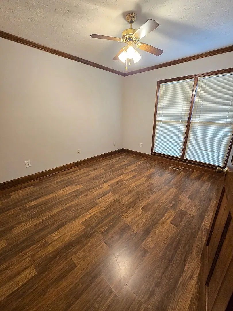 Spacious Townhouse for Rent! — Photo 3