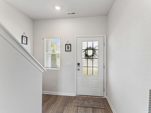 5th image of 3341 Steadman St