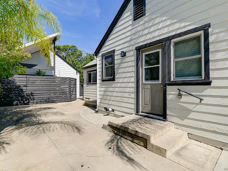 4774 College Ave — Photo 17