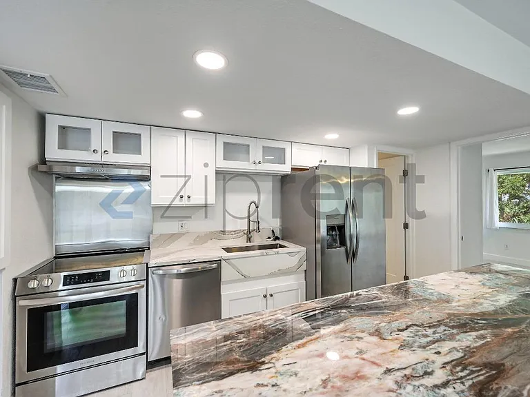 232 Palm Dr #6 — Photo 11