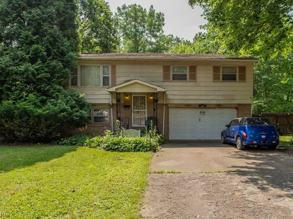 1383 Kenneth St, Youngstown, OH 44505