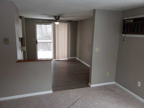 4th image of 3 Palomino Ct #B
