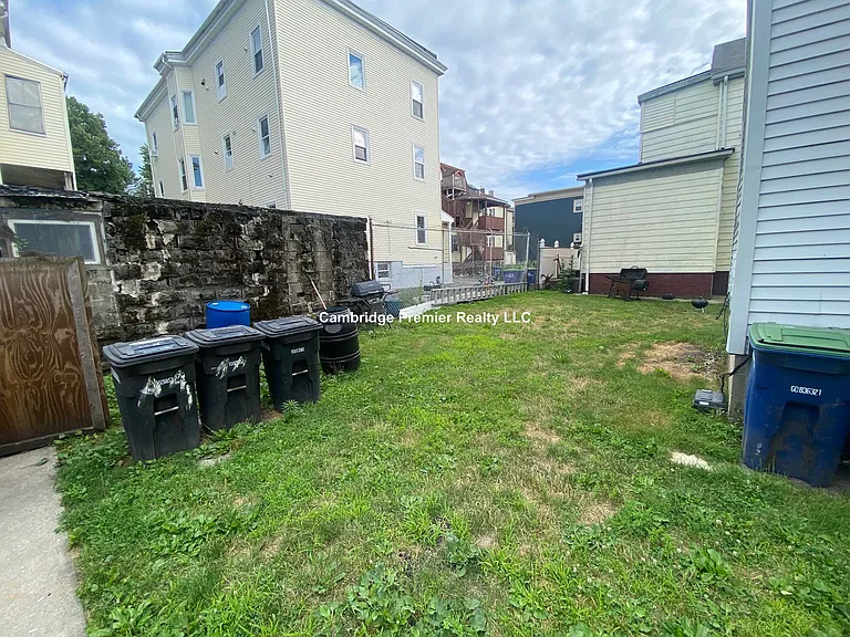 67 Florence St #2 — Photo 9