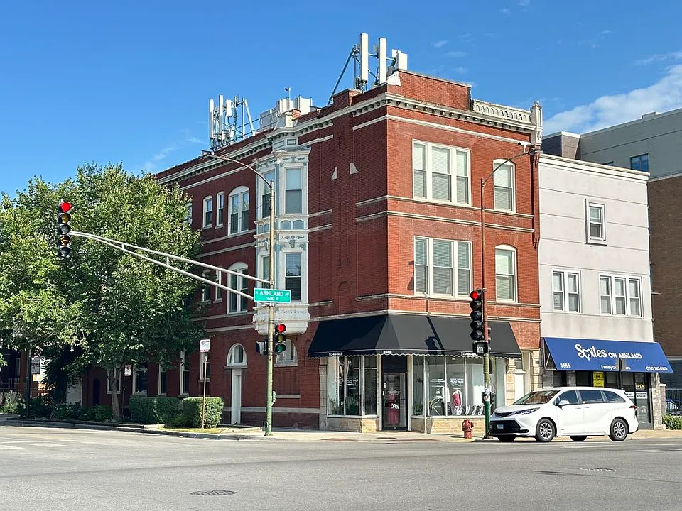 3559 N Ashland Ave #R2