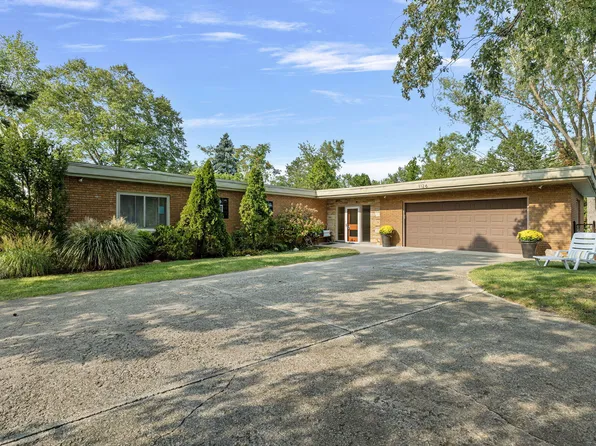 1126 Shore Dr, New Buffalo, MI 49117