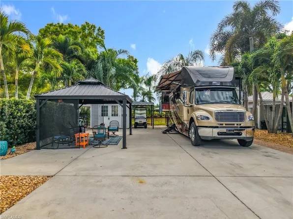 10130 Shadowood CT, FORT MYERS, FL 33905