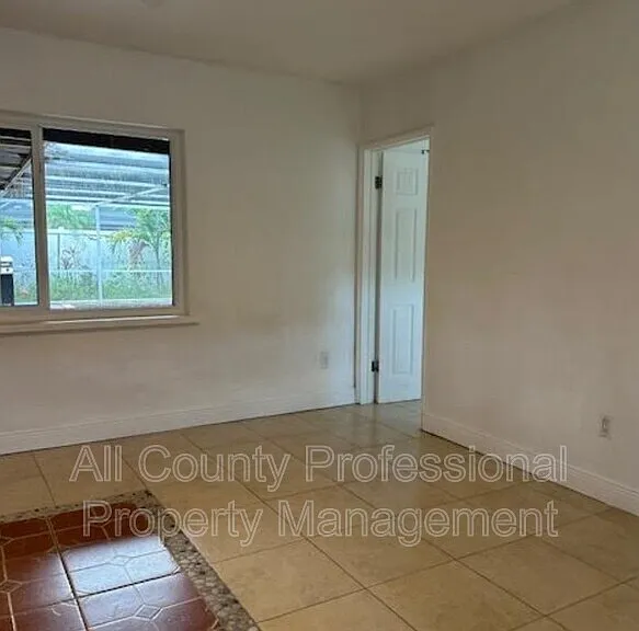 7891 Sheridan St — Photo 25