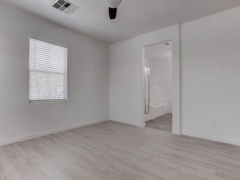 2049 Rockburne St — Photo 26