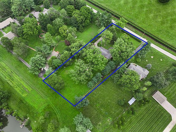 2nd image of 855 Walnut Hill Rd