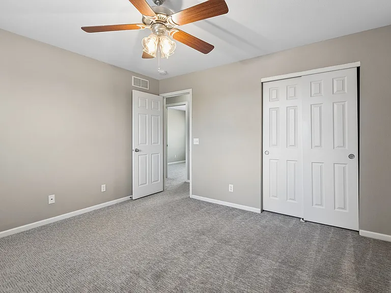 16013 Robin Dr — Photo 13
