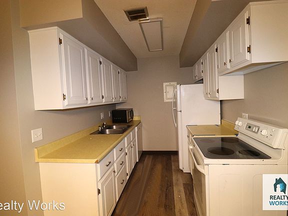 5th image of 814 S 18th St #2