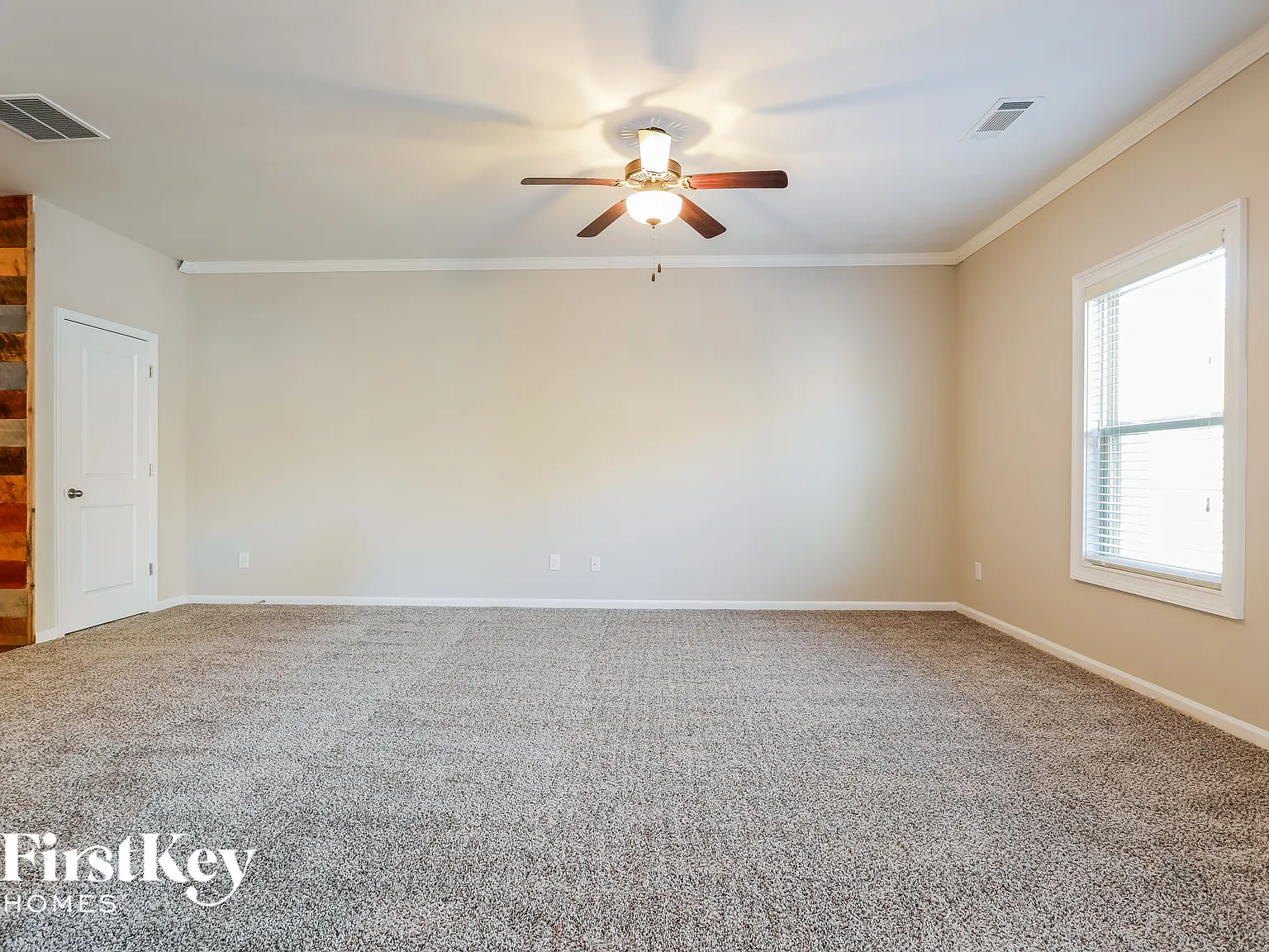 4 bed, 2.5 bath, 2057 sqft, $2,335 — Photo 2