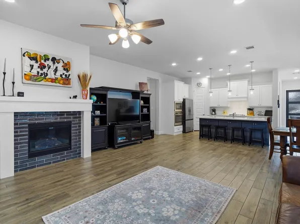 5815 Pink Coral Ln, Manvel, TX 77578