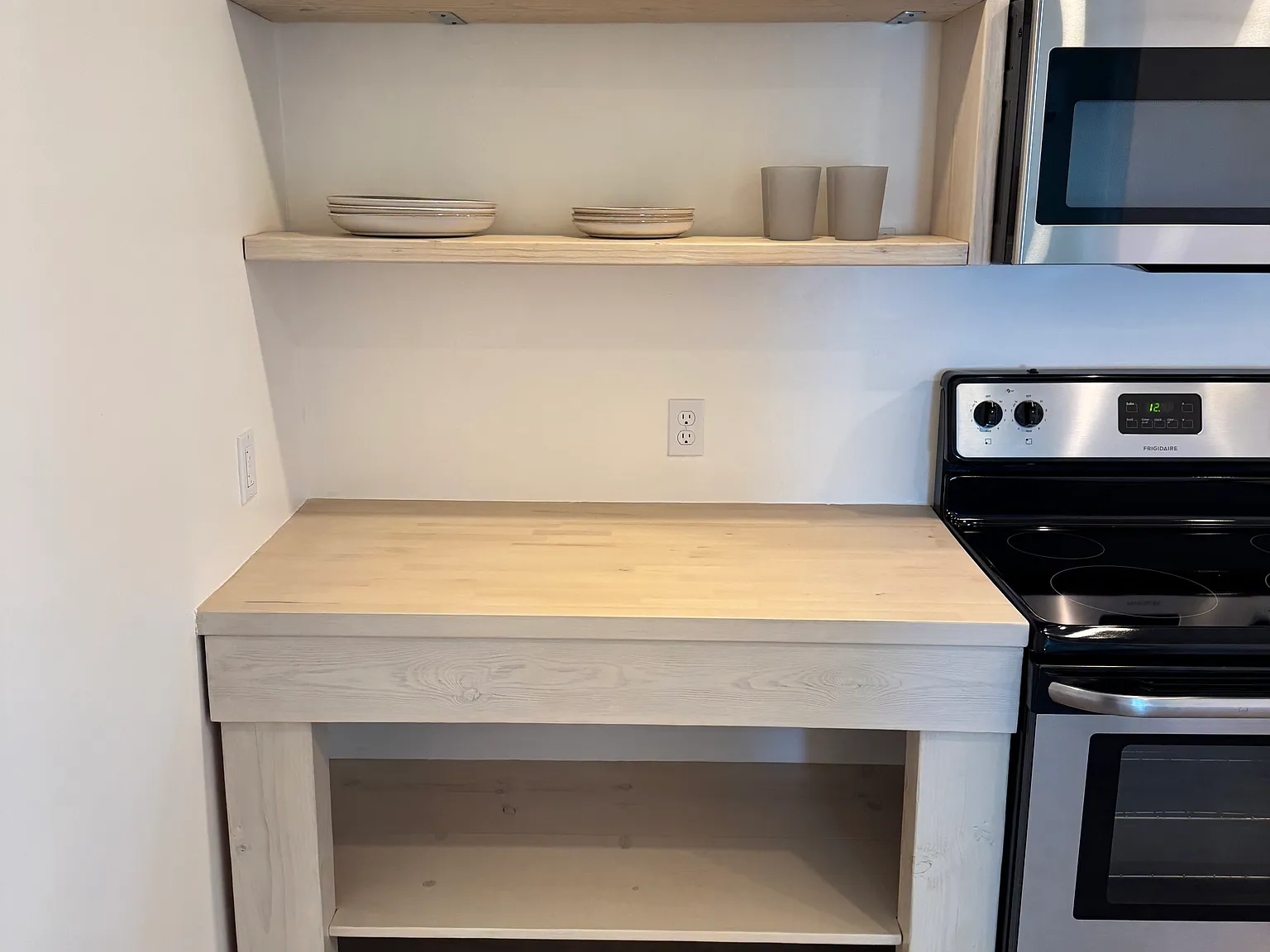 422 S Thor St — Photo 3