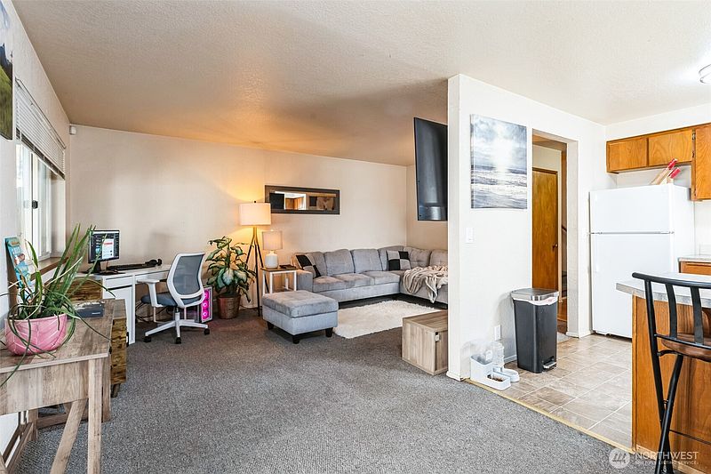 3rd image of 126 W Casino Road #13