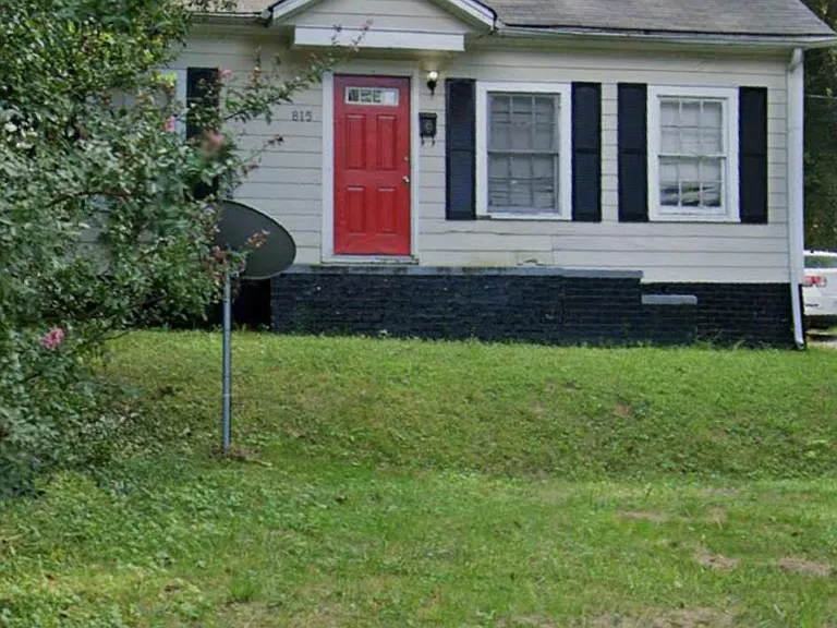 815 W Davidson Ave — Photo 1