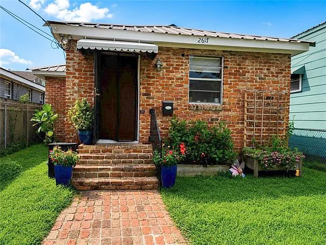 2617 Danneel St — Photo 1