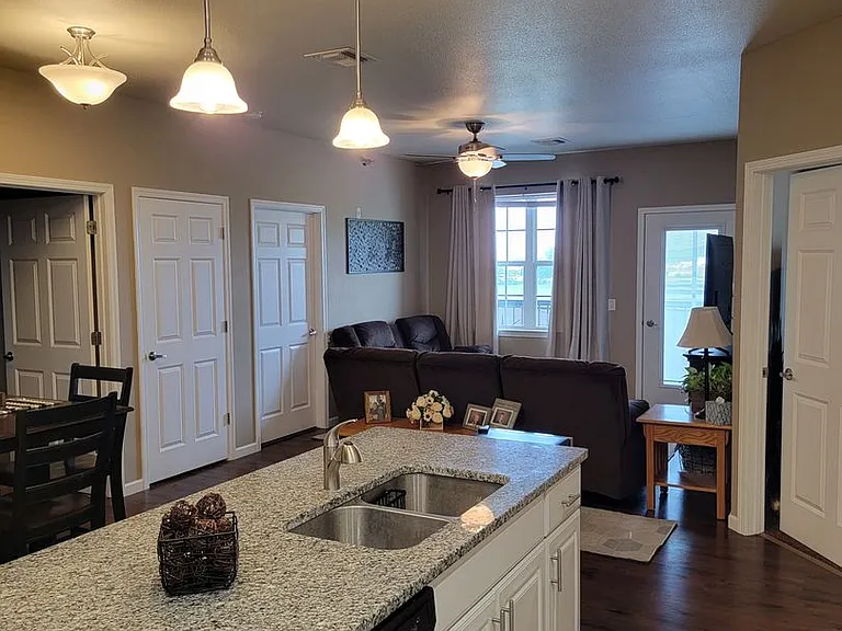 Grasslands Apartments — Photo 42