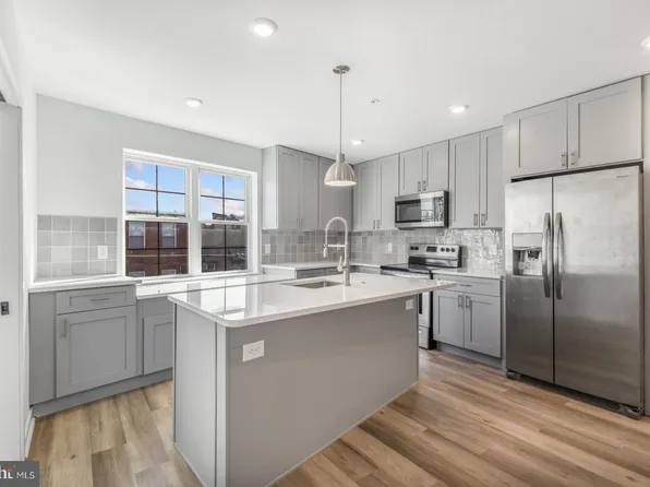 1116 S 7th St #20-3, Philadelphia, PA 19147