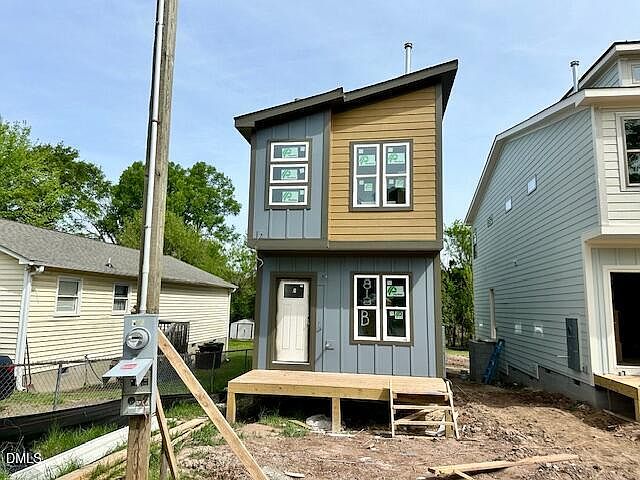 1st image of 818B Carter Ave