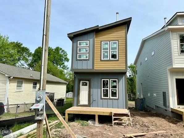 818B Carter Ave, Durham, NC 27703