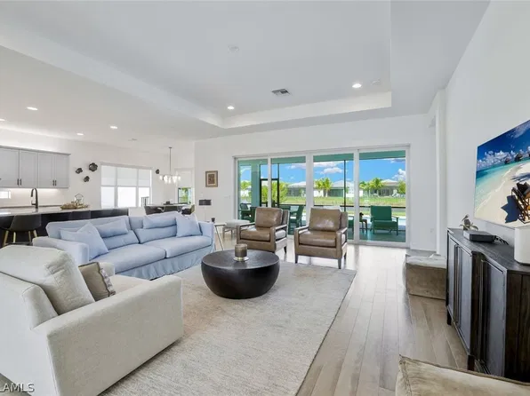 11679 Periwinkle Dr, Naples, FL 34120