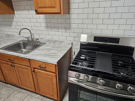 4th image of 8835 144th St Unit 2