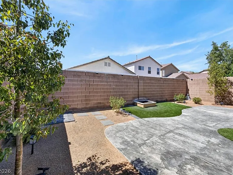 6377 Whispering Clouds Ct — Photo 32