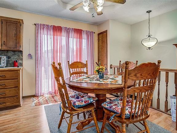 5th image of 305 Pinetree Dr