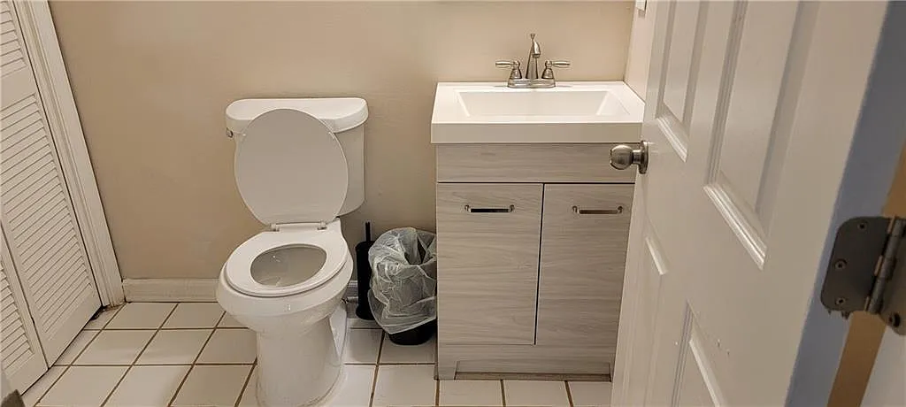 2 bed, 2.5 bath, 1280 sqft, $1,800 — Photo 3