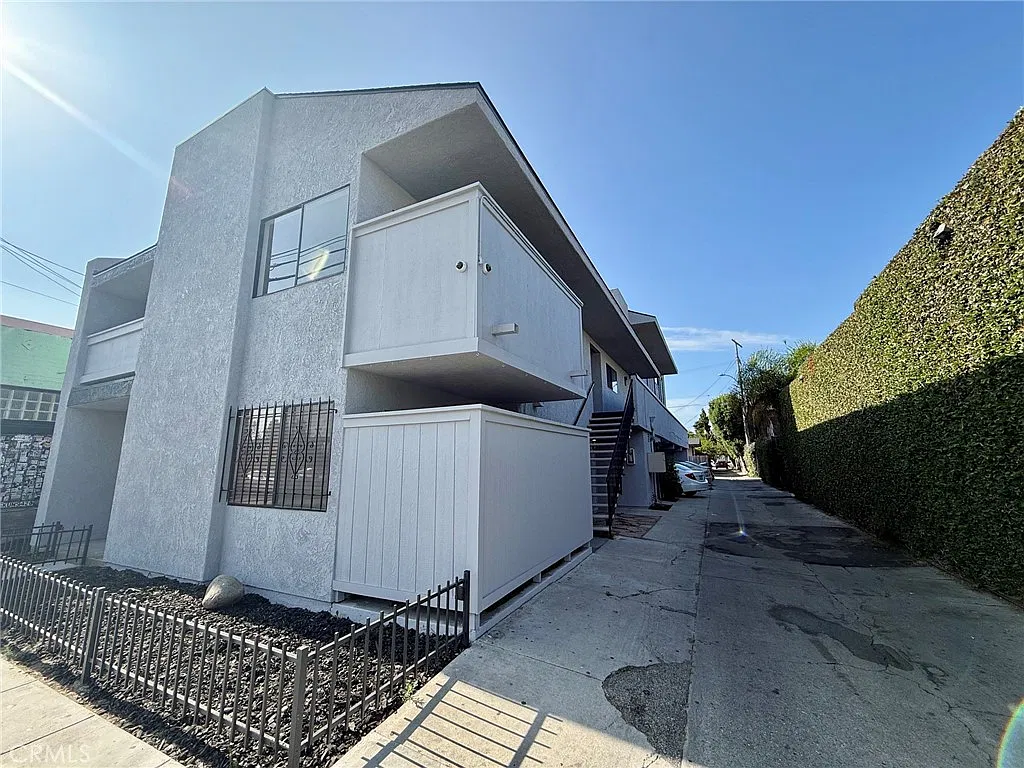 2 bed, 5532 sqft, $2,795 — Photo 2