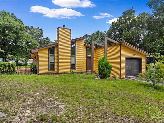 2nd image of 2381 Le Ruth Dr