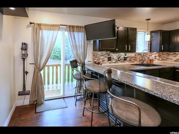 5th image of 6439 S Clematis Way