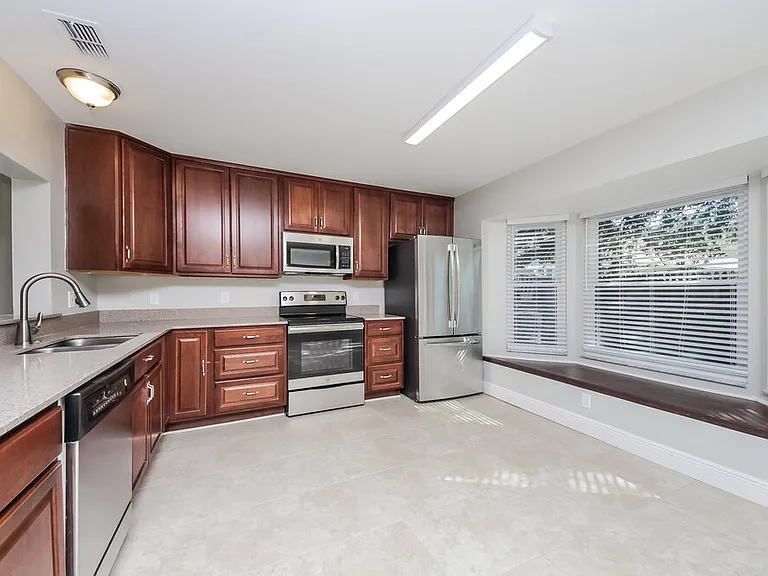 9522 Chandon Dr — Photo 6