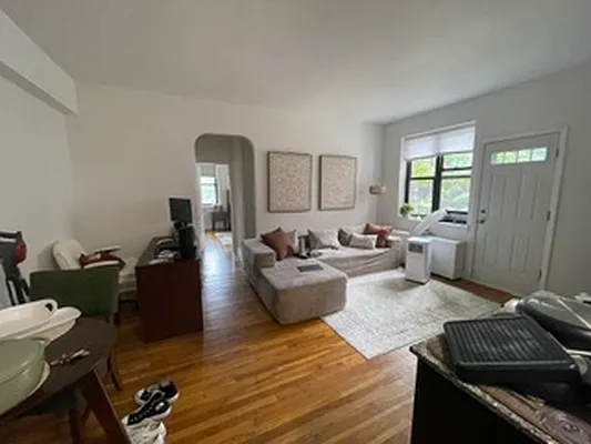 Living room, photo 1