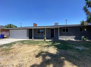 422 Montgomery Ave, Porterville, CA 93257