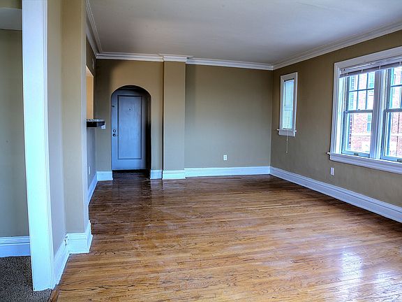 3rd image of 4400-4418 McPherson Ave #S